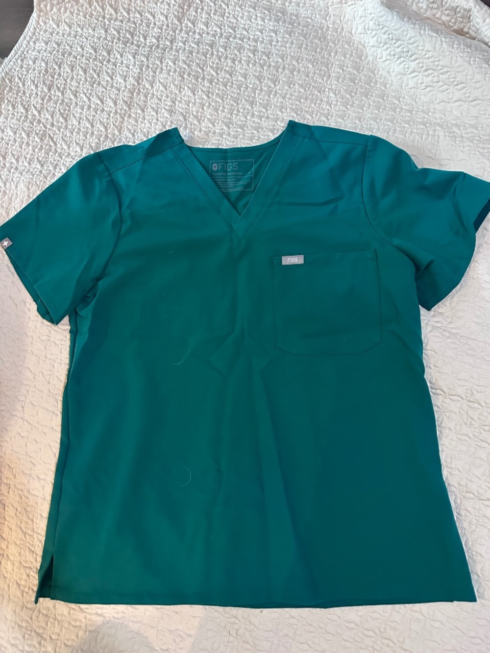Figs Scrubs excellent condition Med size full sets